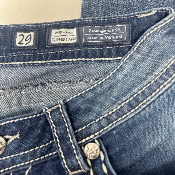 Miss Me cuffed Capri Jeans with Peace Sign Embroidery - Picture 9 of 9